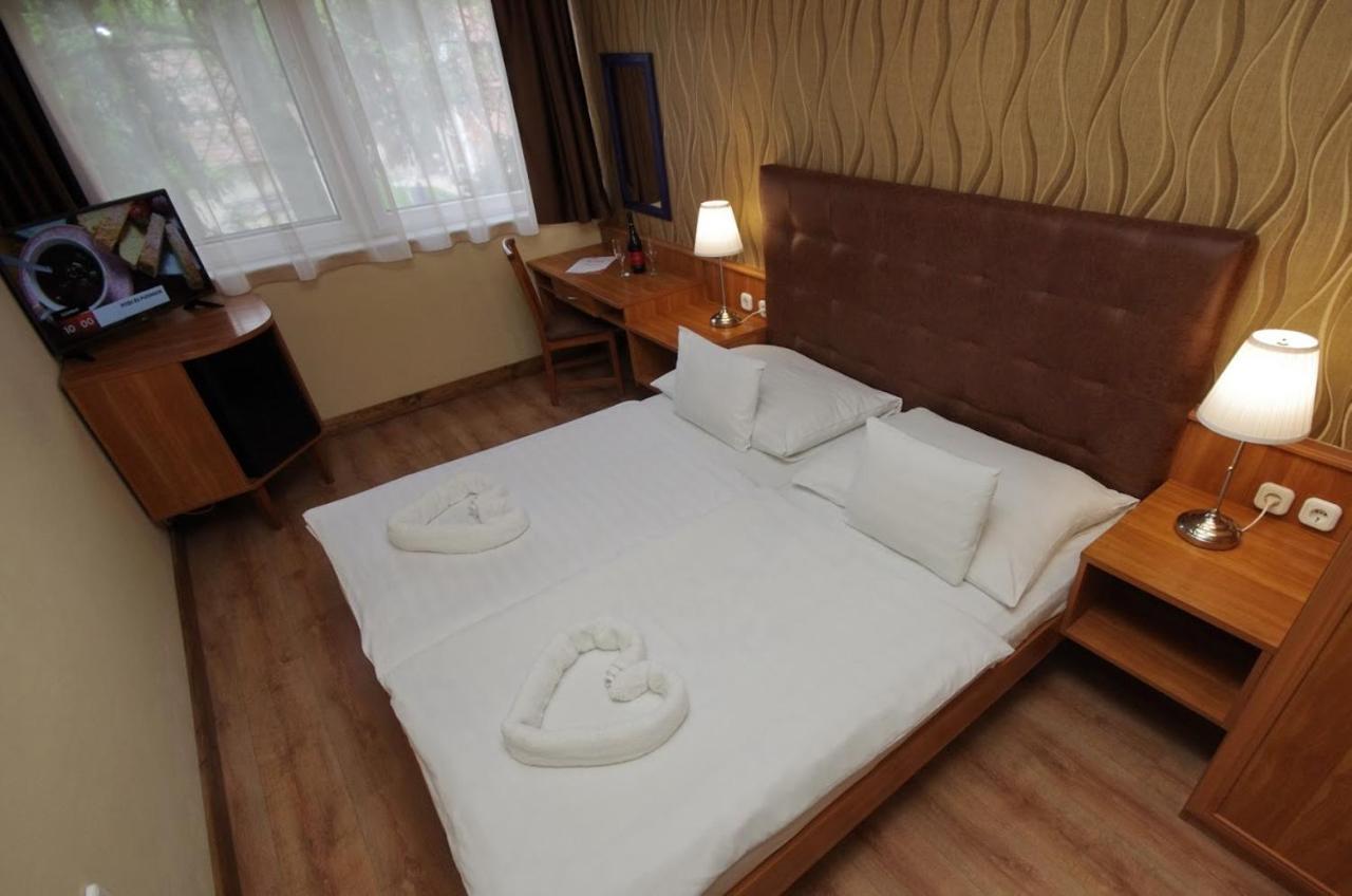 Aqua Hotel Gyula Esterno foto