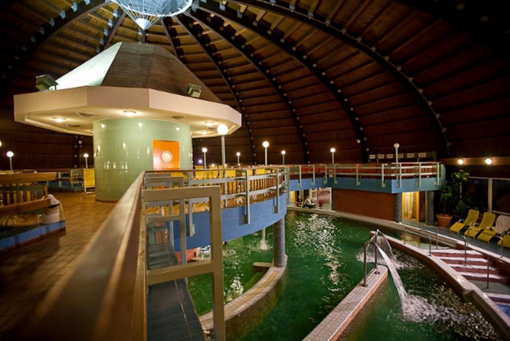 Aqua Hotel Gyula Esterno foto