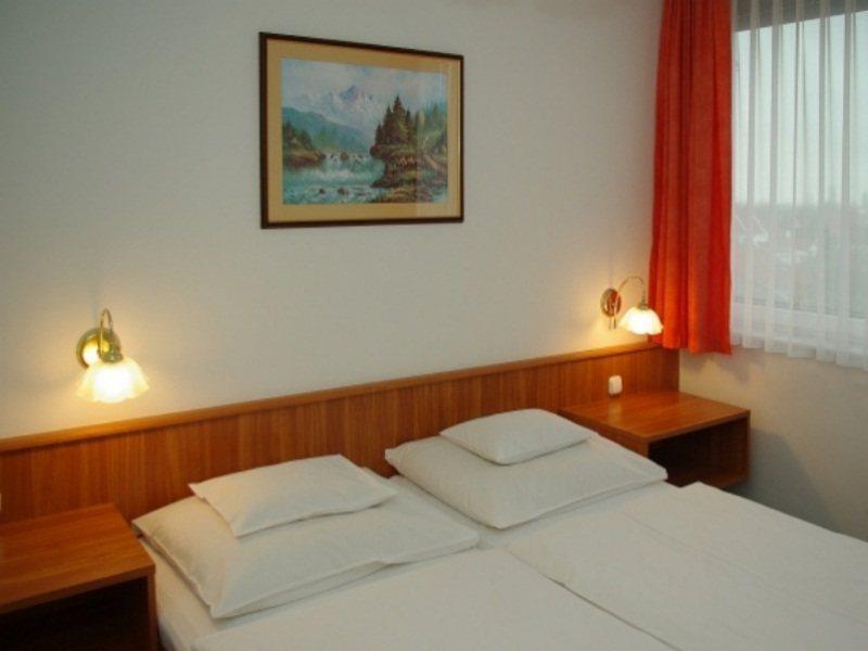 Aqua Hotel Gyula Esterno foto
